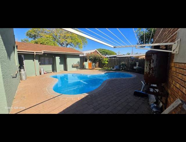 3 BEDROOM HOUSE FOR SALE IN ANNLIN